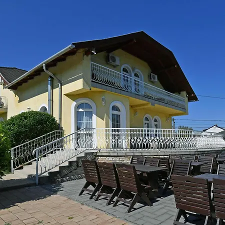 Pensiune Royal 3*