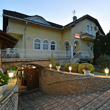 Pensiune Royal 3*
